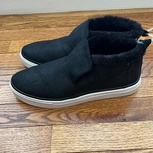 Toms Paxton Black Leather Fur-Lined Slip-On Sneakers NWOT